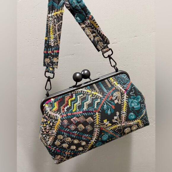 Sequin Embroidered Leather Handmade Kisslock Clutch Bag with 2 Strap Styles - Picture 8 of 16